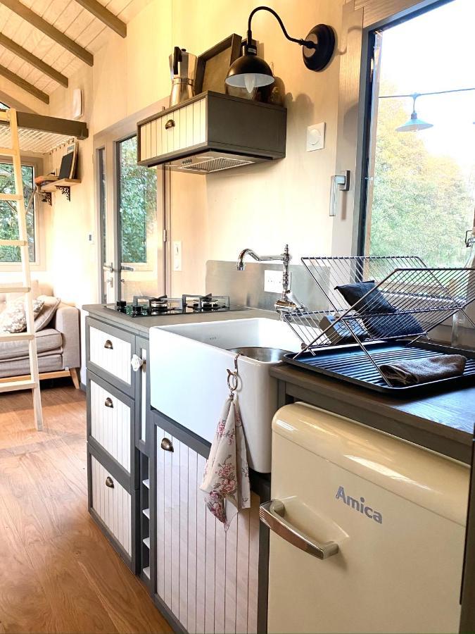 Jolie Tiny House Sous Les Grands Arbres Villa Шоле Екстериор снимка