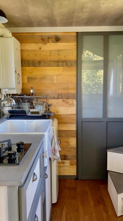 Jolie Tiny House Sous Les Grands Arbres Villa Шоле Екстериор снимка