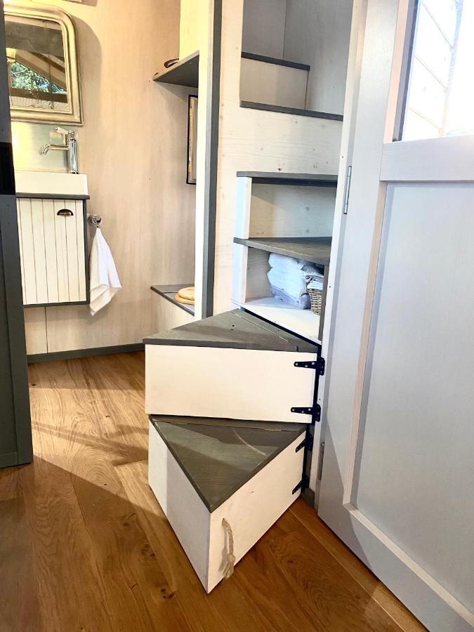 Jolie Tiny House Sous Les Grands Arbres Villa Шоле Екстериор снимка